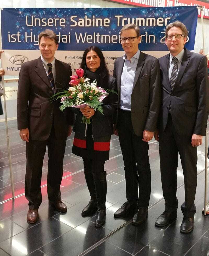 © Denzel Gregor Strassl (Vorstandssprecher Denzel), Sabine Trummer (Weltmeisterin), Hansjörg Mayr, Bernhard Stark (Vorstände Denzel AG) (v.l.).
