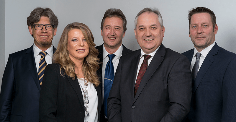 © Goodyear Dunlop Austria Thomas Knirsch, Barbara Prokes-Schwarz, Thomas Landl, Wolfgang Stummer, Robert Polena (v.l.)