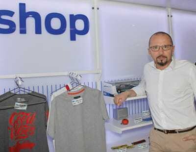 © Kult, Classics. der Standortleiter im hauseigenen Shop