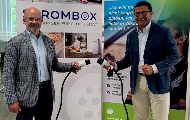 © Strombox Wollen die E-Mobilität vorantreiben: Gerald Auer, Geschäftsführer der Vogl+ Co Gruppe (re.) und Strombox-Prokurist Peter Farbowski.