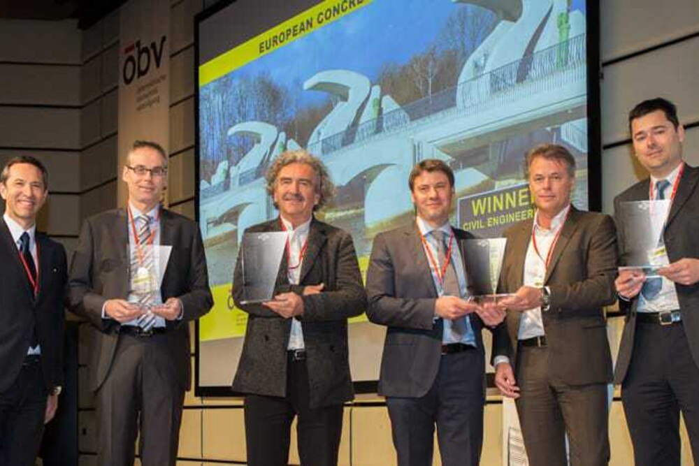 © ÖBV
(v.l.n.r.) Michael Pauser (ECSN), Andreas Jancar (PORR Bau GmbH), Erich Wagner (Architekt), Wolfgang Göbl (Hinteregger BauGesmbH), Peter Mall (Teerag Asdag AG), Martin Pfisterer (Salzburg AG)