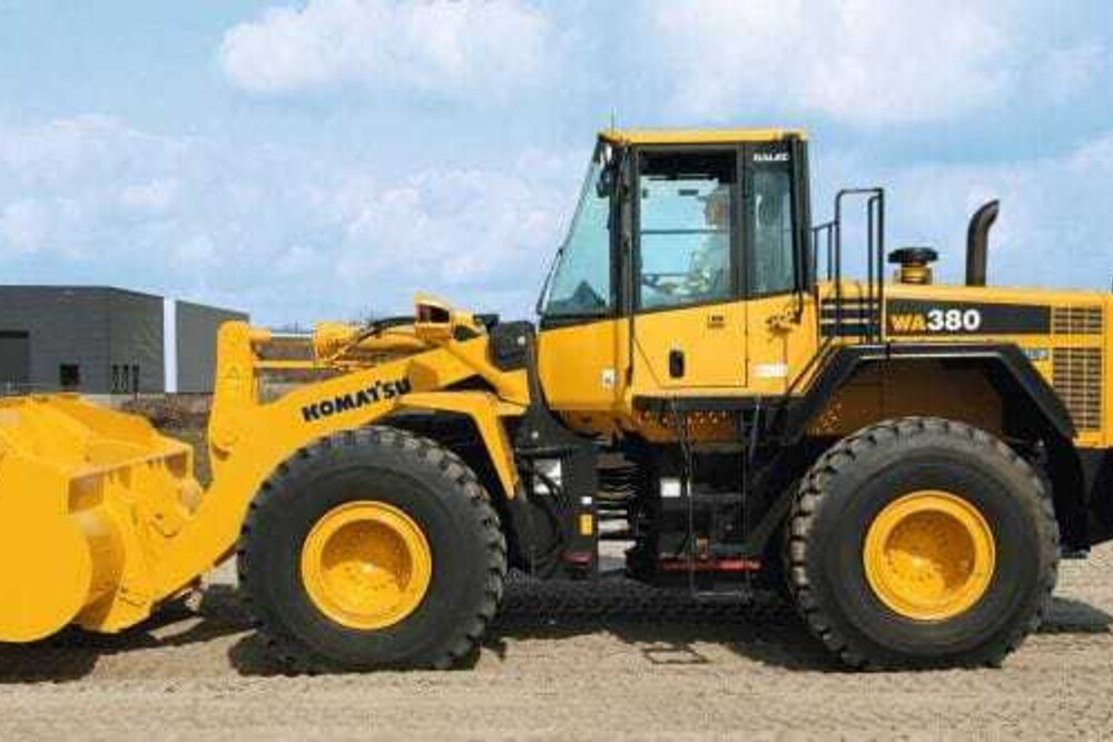 © Komatsu
Junge Gebrauchtmaschinen von Premiummarken, die nicht älter als fünf Jahre sind und 5.000, höchstens 10.000 Betriebsstunden aufweisen.