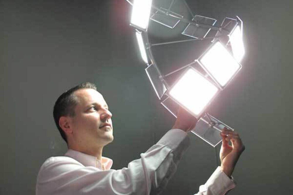© Philips Mit der Weiterentwicklung seines preisgekrönten Oled-Moduls Lumiblade GL350 ebnet Philips einer revolutionären Technologie den Weg von der dekorativen Anwendung zur funktionellen Beleuchtung. 