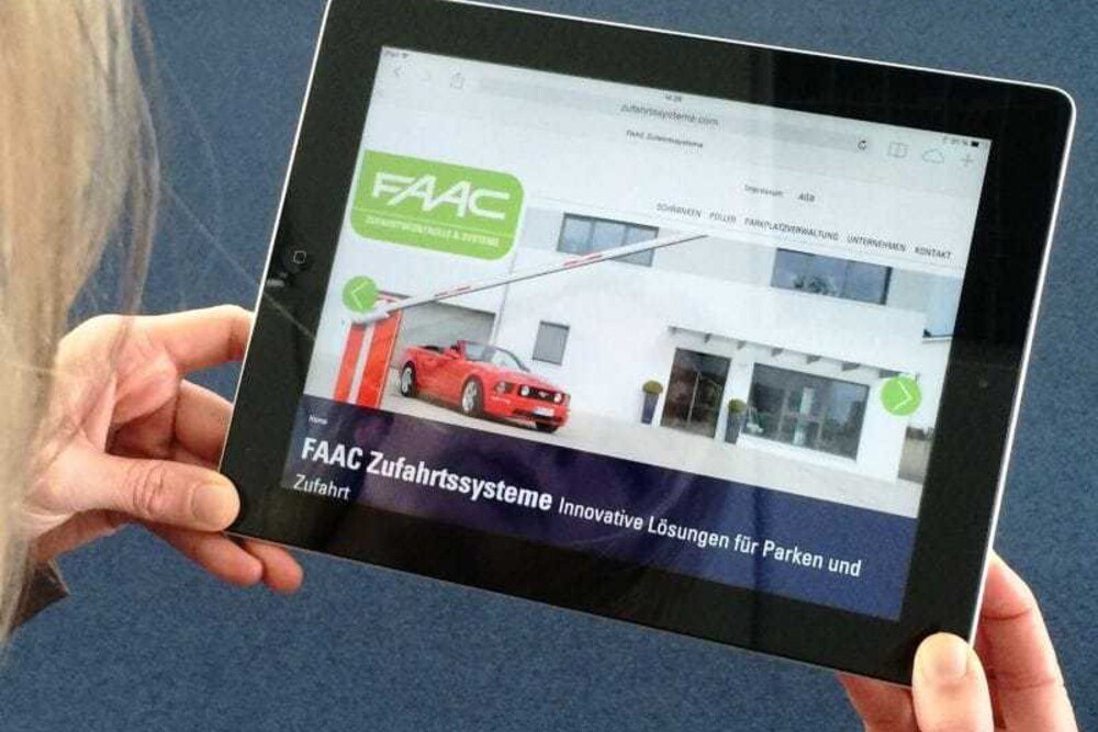 © FAAC
Das Webportal ist für alle Endgeräte optimiert und hat sehr kurze Ladezeiten.