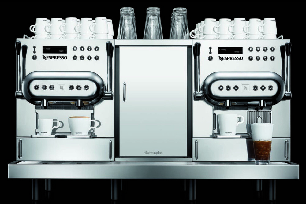© Nespresso
Starkes Gerät: Die Aguila gibt’s bei Kapsel-Bestellung zum Messe-Preis von 6.990 statt 12.500 Euro
, basic_html Nespresso Aguila