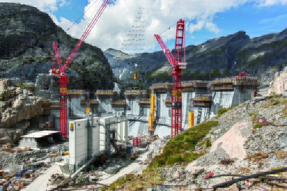 © Umdasch
Pumpspeicherkraftwerk Nant de Drance, Kanton Wallis, Schweiz. Mit der Doka-Schalung wächst die Staumauer auf insgesamt 77 Meter Höhe – das Speichervolumen wird dadurch mehr als verdoppelt. Pumpspeicherkraftwerk Nant de Drance, Kanton Wallis, Schweiz. Mit der Doka-Schalung wächst die Staumauer auf insgesamt 77 Meter Höhe – das Speichervolumen wird dadurch mehr als verdoppelt.