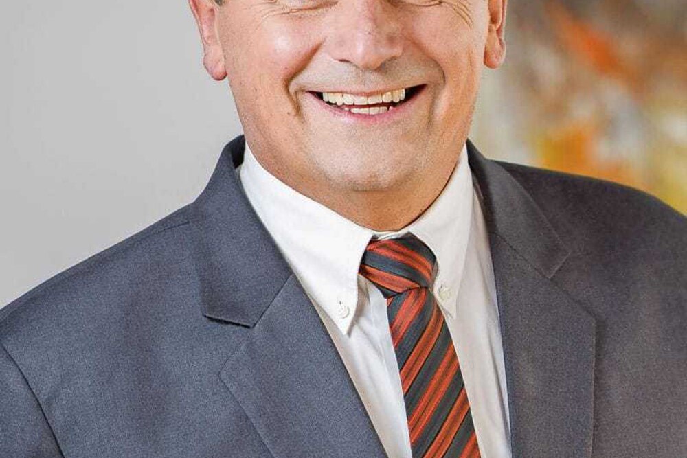 © DI Thomas Bogensperger DI Thomas Bogensperger ist Unternehmensberater und seit vielen Jahren auch in der Dachbranche tätig.