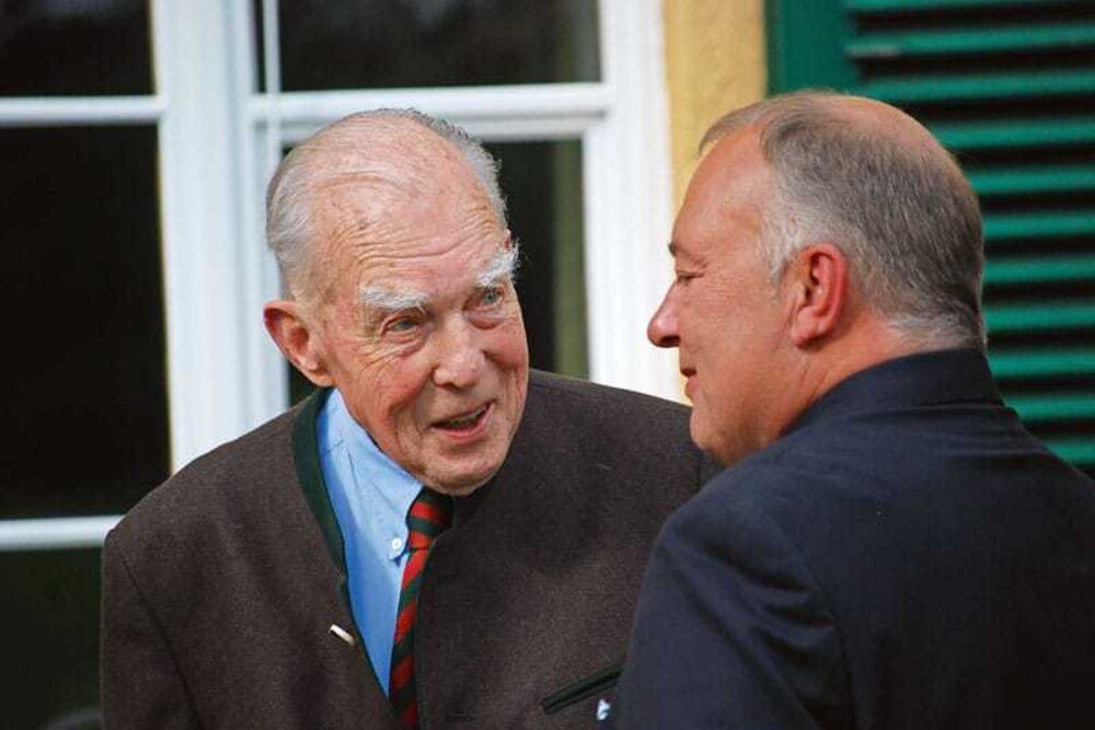 © Okalux GmbH Firmengründer Sebastian Otto (links) ist bis heute aktiver Gesellschafter von Okalux, rechts Oliver M. Hübler, seit 2005 Geschäftsführer des Unternehmens.
