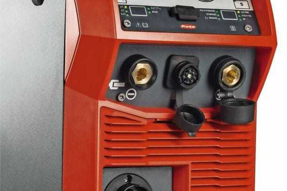 © Fronius Die TPS 270i Compact Handschweißstromquelle ist das kleinste Gerät der TPS/i Produktfamilie von Fronius.