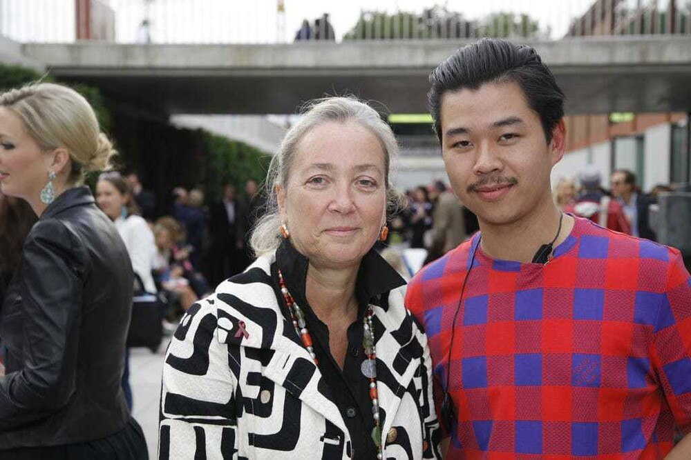 © leisuregroup.at/Roland Rudolph
Agnes Husslein-Arco und Szenegastronom Martin Ho eröffneten das DOTS twentyone im 21er Haus Agnes Husslein-Arco und Szenegastronom Martin Ho eröffneten das DOTS twentyone im 21er Haus