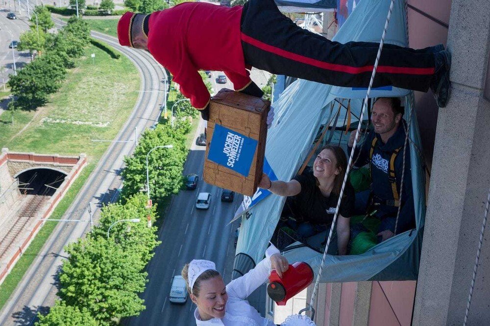 © Jochen Schweizer
Urban Biwaking in 50 Metern Höhe im Ibis Mariahilf Urban Biwaking in 50 Metern Höhe im Ibis Mariahilf