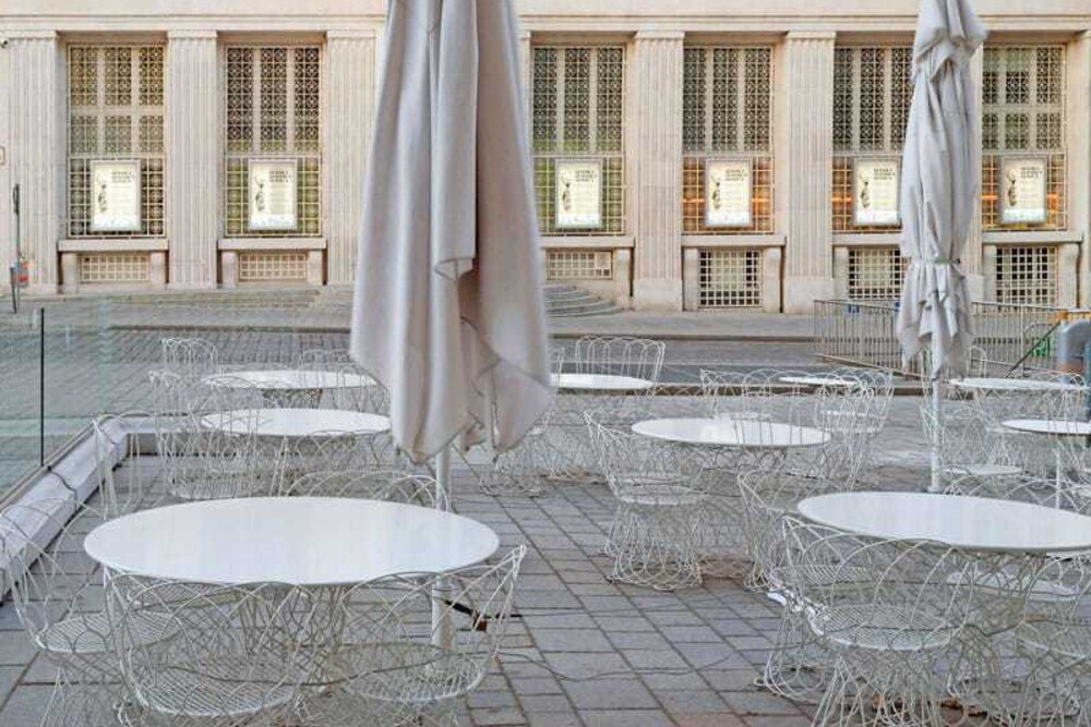 © Gisela Erlacher, 2011 Was wird gezeigt, was ausgespart und was verdeckt? Schon mit der Wahl des Kamerastandpunkts werden für die Aussage des Bildes wesentliche Entscheidungen getroffen.