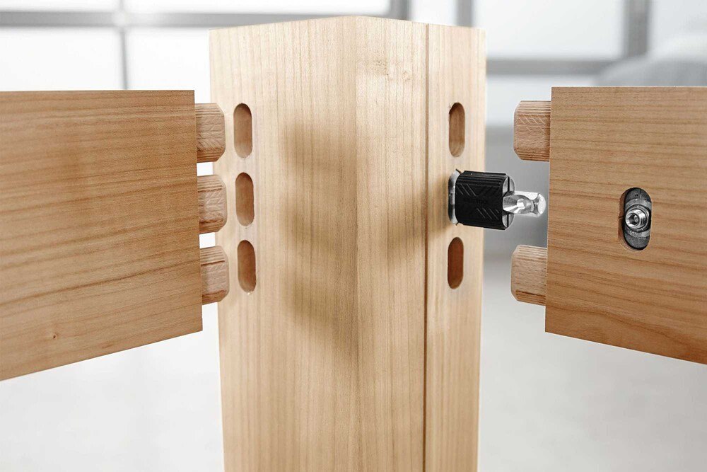 © Festool
Holzverbindungen lassen sich mit dem neuen Domino-Verbinder schnell und vor allem stabil und wieder lösbar angefertigen. Holzverbindungen lassen sich mit dem neuen Domino-Verbinder schnell und vor allem stabil und wieder lösbar angefertigen.