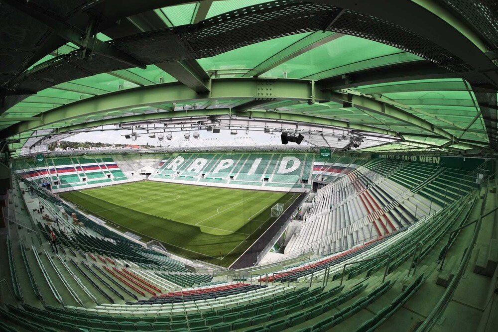Die neue Heimat des SK Rapid Wien – das Allianz Stadion – erstrahlt in den Vereinsfarben und bietet 28.600 Fans Platz.
© SK Rapid Wien Die neue Heimat des SK Rapid Wien – das Allianz Stadion – erstrahlt in den Vereinsfarben und bietet 28.600 Fans Platz.
