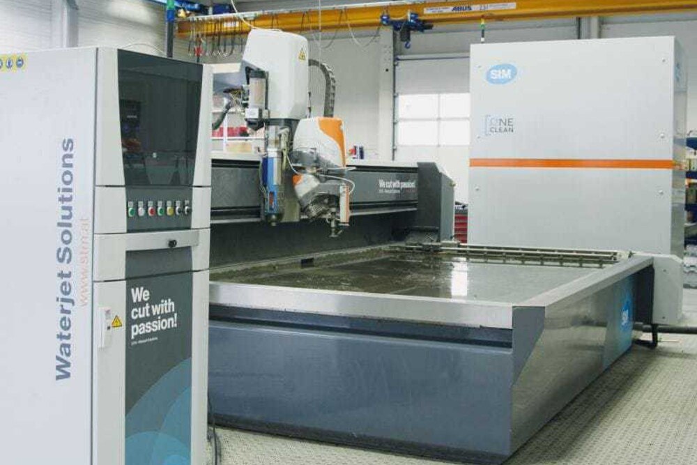 © STM STM Wasserstrahlschneidesystem mit OneClean