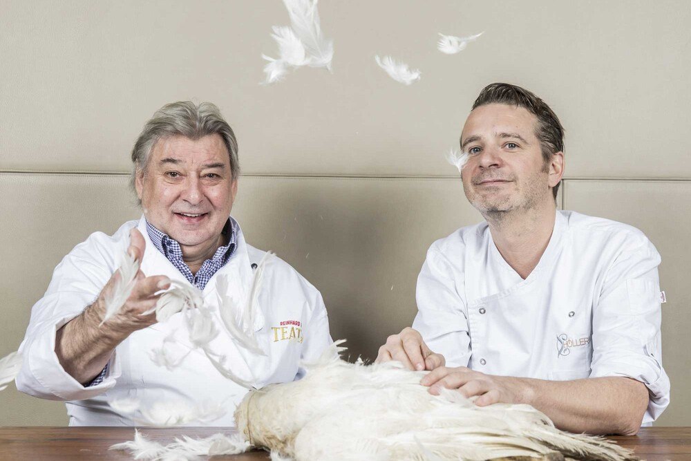 © Ernst Kainerstorfer
Zwei Köche – eine Mission: Reinhard Gerer und Markus Höller verwandeln Wildenten und andere feine Tiere in verführerische Gerichte. Zwei Köche – eine Mission: Reinhard Gerer und Markus Höller verwandeln Wildenten und andere feine Tiere in verführerische Gerichte.