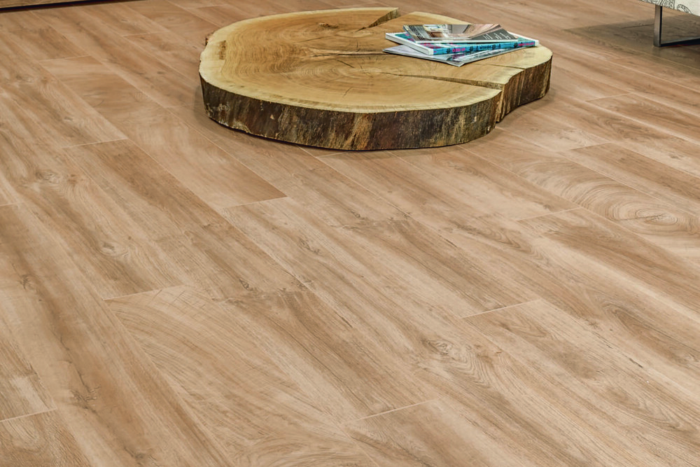 Das neuartige Dekorkonzept „EndGrain“ mit Stirnholzelementen – hier in Eichenoptik.
© Kaindl Das neuartige Dekorkonzept „EndGrain“ mit Stirnholzelementen – hier in Eichenoptik.