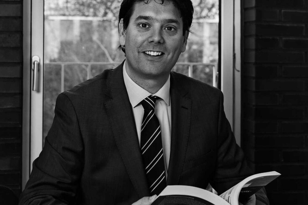 © Pf wirtschaft
Prof. Dr. René Schmidpeter ist Experte für nachhaltiges Management und CSR. Er leitet das Center for Advanced Sustainable Management an der Cologne Business School, das auch zum Schwerpunkt nachhaltiges Management in Asien arbeitet. Er veröffentlichte Publikationen zu CSR und ist unter anderem Gastprofessor an der Nanjing University of Finance and Economics (NUFE). Prof. Dr. René Schmidpeter ist Experte für nachhaltiges Management und CSR. Er leitet das Center for Advanced Sustainable Management an der Cologne Business School, das auch zum Schwerpunkt nachhaltiges Management in Asien arbeitet. Er veröffentlichte Publikationen zu CSR und ist unter anderem Gastprofessor an der Nanjing University of Finance and Economics (NUFE).
