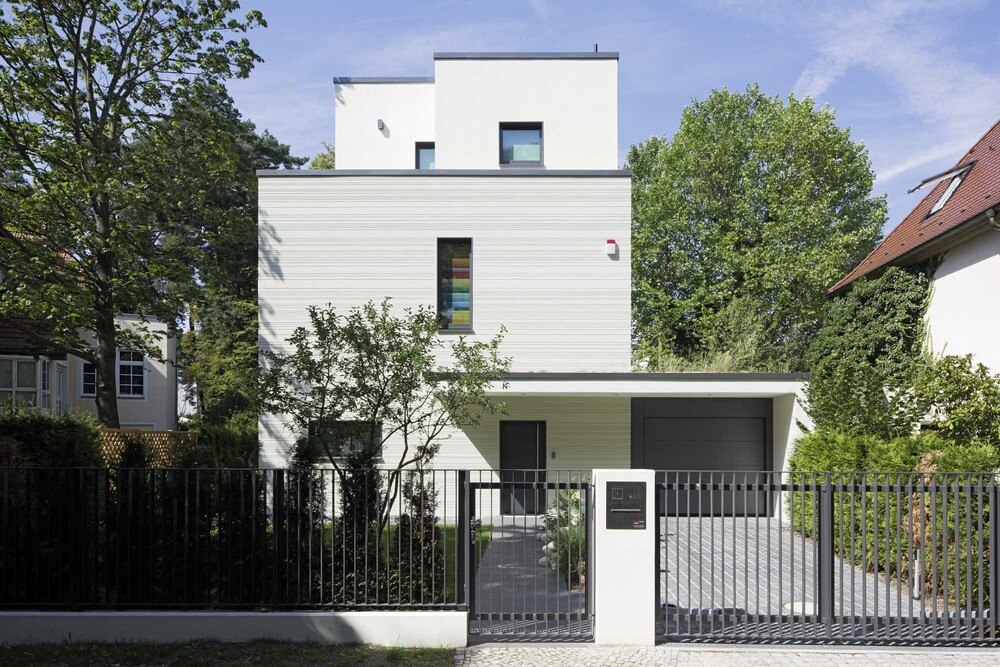 Die kreative Gestaltung der WDVS-Fassade unterstützt die Architektur.
© Brillux Die kreative Gestaltung der WDVS-Fassade unterstützt die Architektur.