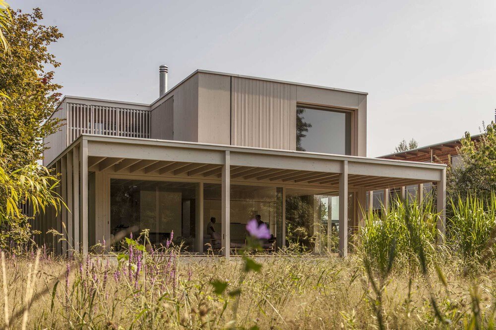 Adler Pullex Aqua-Terra: die Holzveredelung für umweltbewusstes Bauen.
© Andreas Buschmann Adler Pullex Aqua-Terra: die Holzveredelung für umweltbewusstes Bauen.