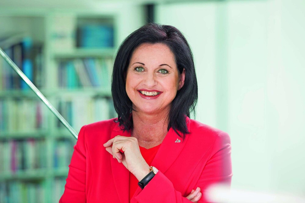 „Wenn Frauen und Männer das Gleiche tun, ist es noch lange nicht dasselbe.“ Anita Moser, Gründerin der AKD Baunetzwerk GmbH
© Hermann Wakolbinger „Wenn Frauen und Männer das Gleiche tun, ist es noch lange nicht dasselbe.“ Anita Moser, Gründerin der AKD Baunetzwerk GmbH