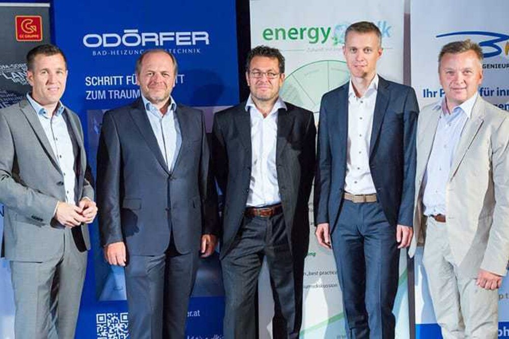 © energytalk Die Vortragenden und Organisatoren des Energytalks (v.l.n.r.): Volker Galgmann (Gira Giersieben), Hans-Peter Moser (Odörfer), Marcus Wallner (Atelier Marcus Wallner), Markus Nachtmann (Forum Wasserhygiene), Robert Pichler (TBH). Die Vortragenden und Organisatoren des Energytalks (v.l.n.r.): Volker Galgmann (Gira Giersieben), Hans-Peter Moser (Odörfer), Marcus Wallner (Atelier Marcus Wallner), Markus Nachtmann (Forum Wasserhygiene), Robert Pichler (TBH).