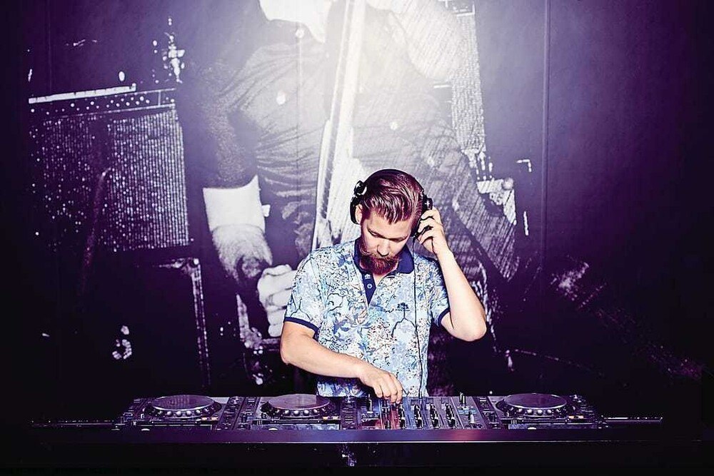 © Deutsche Hospitality
Mit DJs in der Hotellobby: Jaz in the City Mit DJs in der Hotellobby: Jaz in the City