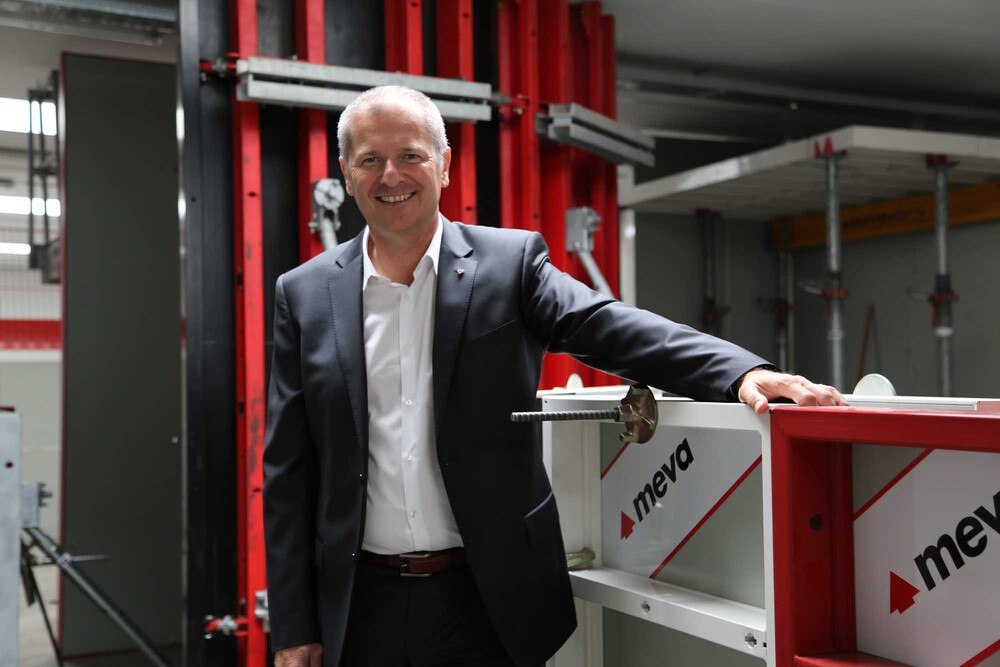 Erwin Platzer, der neue Meva-Geschäftsführer, ist kein Unbekannter in der Branche.
© Christoph Hauzenberger Erwin Platzer, der neue Meva-Geschäftsführer, ist kein Unbekannter in der Branche.