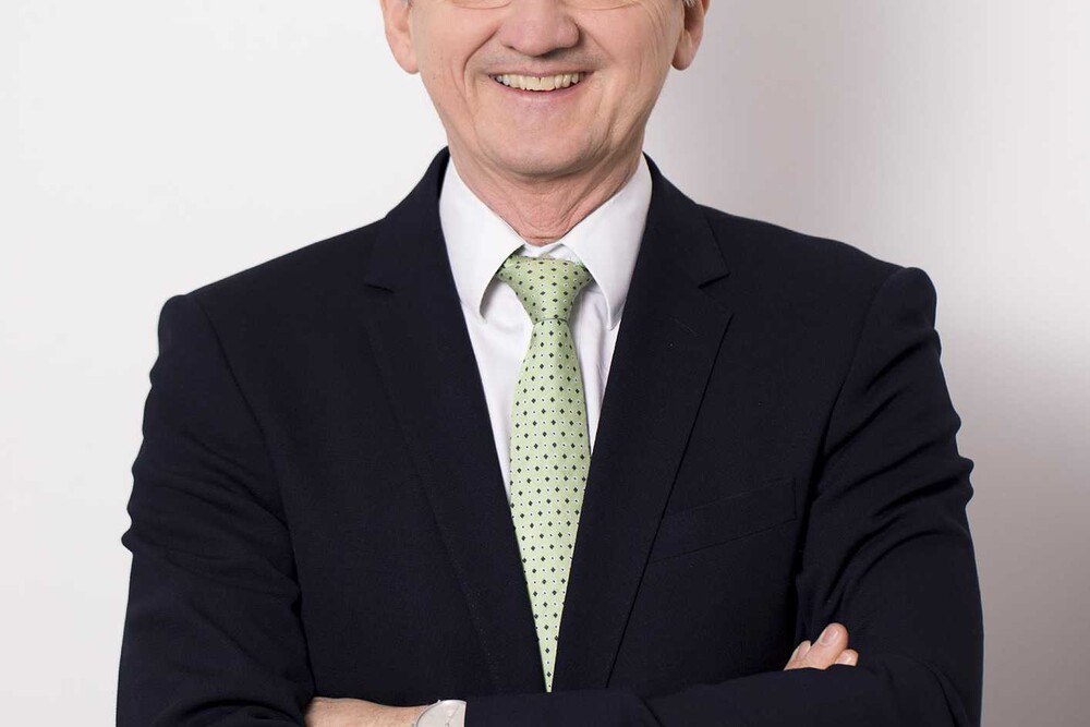© Deloitte
"Es braucht eine Vereinfachung der Steuergesetze, um Österreich zurück in die Topliga zu bringen“, meint Bernhard Gröhs, CEO von Deloitte Österreic "Es braucht eine Vereinfachung der Steuergesetze, um Österreich zurück in die Topliga zu bringen“, meint Bernhard Gröhs, CEO von Deloitte Österreic