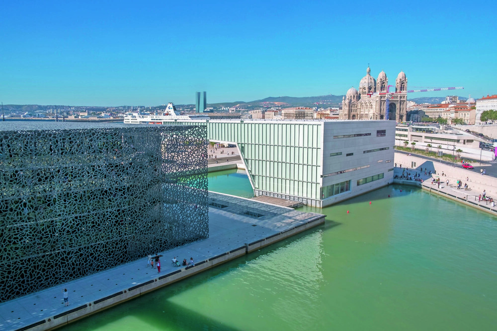 © Larry R. Williams
MUCEM, Musée des civilisations de l’Europe et de la Méditerrannée von Rudy Ricciotti in Marseille, eröffnet zum Kulturhauptstadtjahr 2013 MUCEM, Musée des civilisations de l’Europe et de la Méditerrannée von Rudy Ricciotti in Marseille, eröffnet zum Kulturhauptstadtjahr 2013