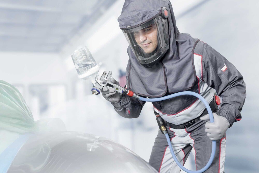 © KFZ Wirtschaft
Sata erklärt die wichtigsten Fachausdrücke, um effizient und materialsparend zu lackieren. Sata erklärt die wichtigsten Fachausdrücke, um effizient und materialsparend zu lackieren.