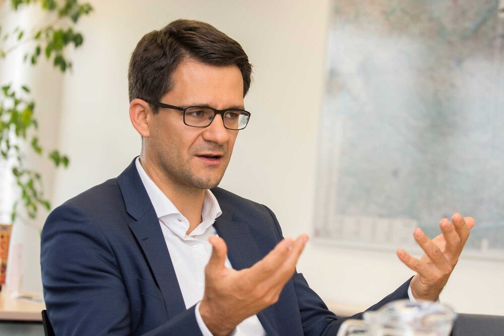© KFZ-Wirtschaft
Ford Österreich-Generaldirektor Danijel Dzihic im KFZ Wirtschaft-Interview Ford Österreich-Generaldirektor Danijel Dzihic im KFZ Wirtschaft-Interview