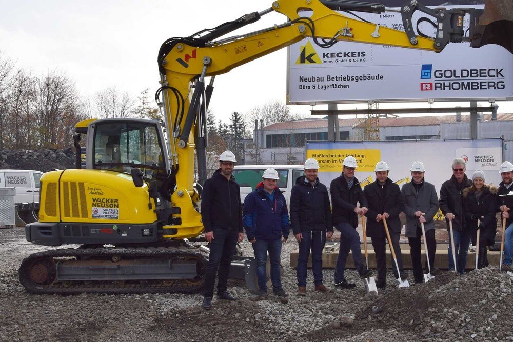 © Wacker-Neuson Im November fand der Spatenstich für den neunten Österreich-Standort des Baumaschinen-Herstellers Wacker-Neuson in Röthis statt.