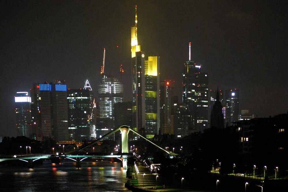 © Erich Mehrl, Archiv Mehrl skyline@nite: Hochhaus-Silhouette vom Frankfurter Osten aus gesehen skyline@nite: Hochhaus-Silhouette vom Frankfurter Osten aus gesehen