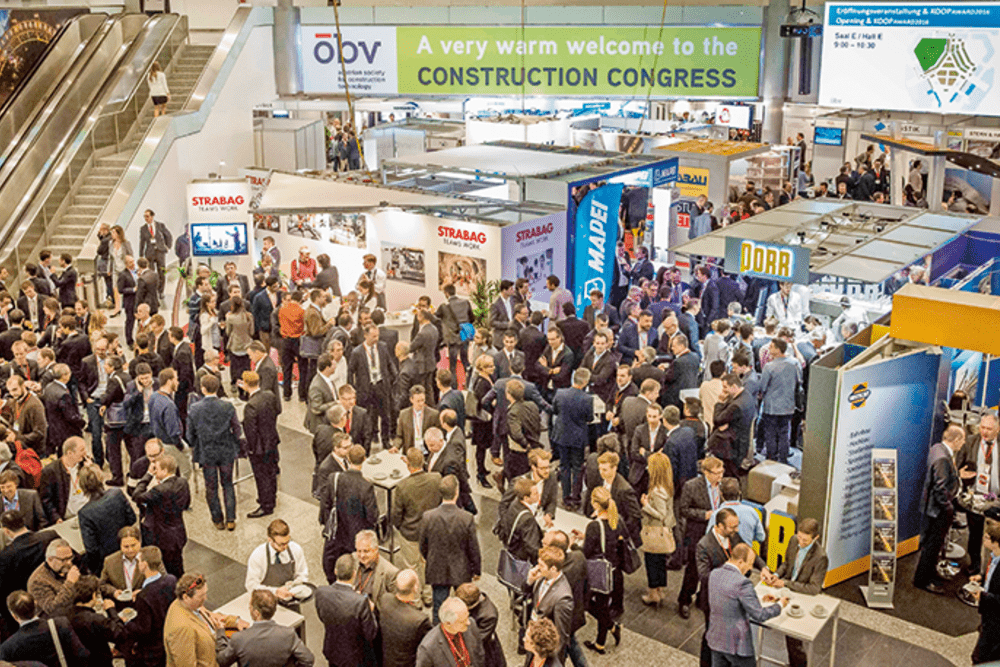 Netzwerken und regen Informationsaustausch verspricht der Baukongress 2018 im Austria Center Vienna.
© ÖBV Netzwerken und regen Informationsaustausch verspricht der Baukongress 2018 im Austria Center Vienna.