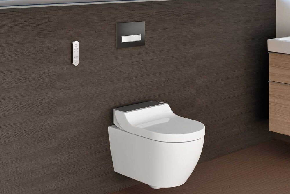 © Geberit
Die neue Handy-App macht auch das neue Geberit AquaClean Tuma zum Smart-WC. Die neue Handy-App macht auch das neue Geberit AquaClean Tuma zum Smart-WC.