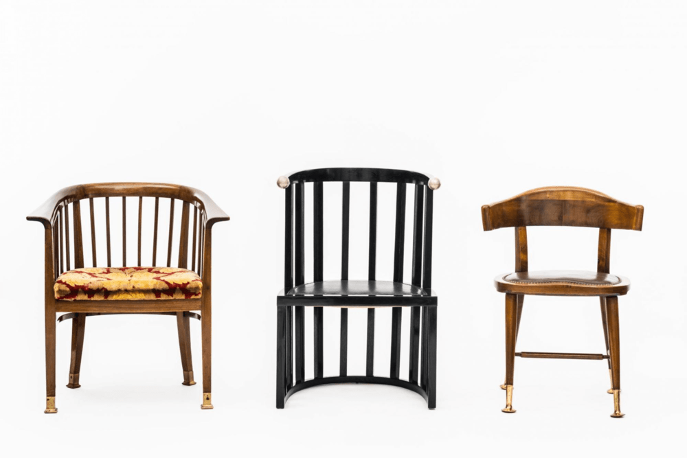 © BMobV Edgar Knaack Armlehnstuhl von Otto Wagner, Armlehnstuhl aus der Staatsdruckerei von Josef Hoffmann und der Stuhl aus dem Speisezimmer Stössler von Adolf Loos.