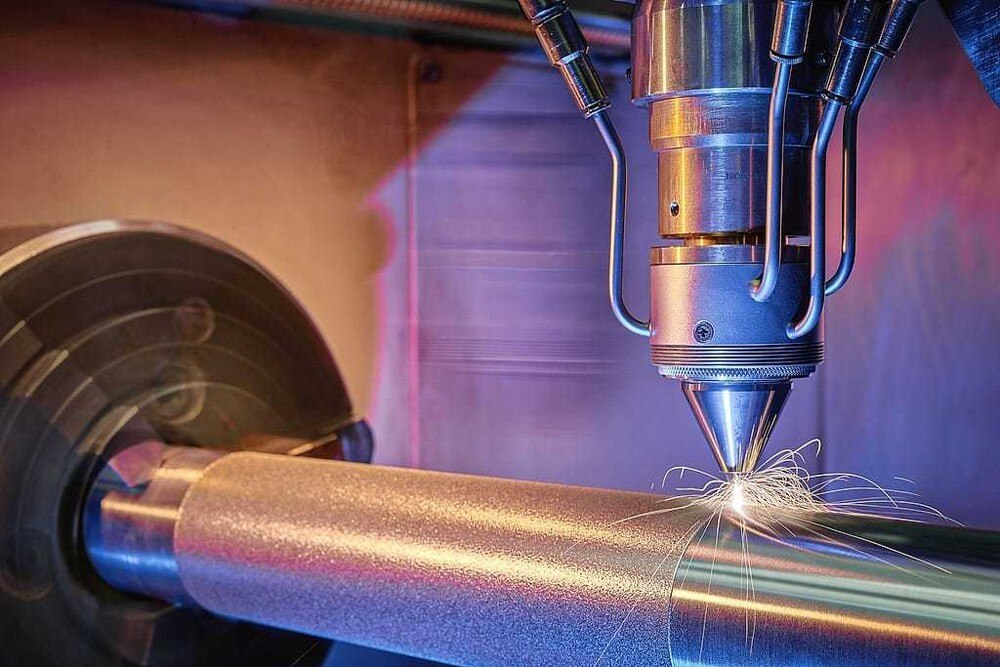 © Fraunhofer ILT, Aachen / Volker Lannert Mit dem EHLA-Verfahren lassen sich Metallschutzschichten mit extremer Hochgeschwindigkeit aufbringen.