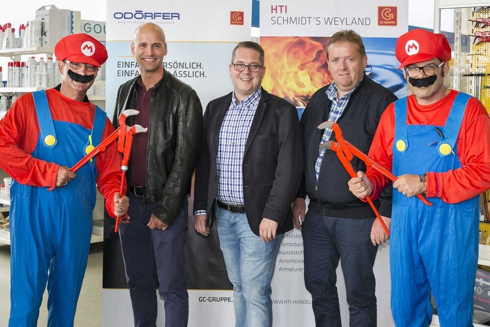 © Gernot Eder Die Super Marios mit Thomas Steiner (Außendienst, GC Gebäudetechnik), Bernhard Weber (Leitung Vertrieb ODÖRFER Wr. Neustadt) und Andreas Woisetschläger (Verkaufsleiter HTI Österreich)