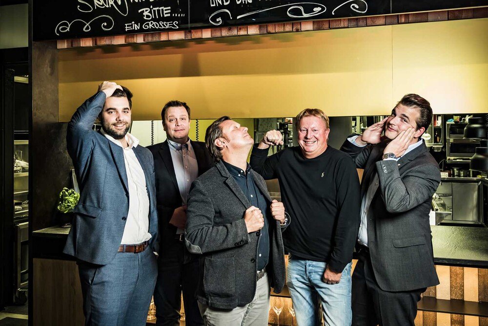 © Grossauer Überwiegend Familybusiness: Peter Kazianschütz, Robert Grossauer, Christof Widakovich, Franz Grossauer, Michael Grossauer (v. l.).