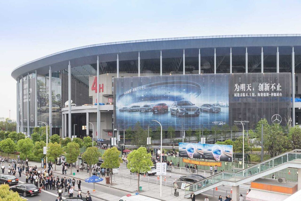 © Imag GmbH
Messehalle des kleeblattförmigen National Exhibition and Convention Center (NECC) in Shanghai Messehalle des kleeblattförmigen National Exhibition and Convention Center (NECC) in Shanghai