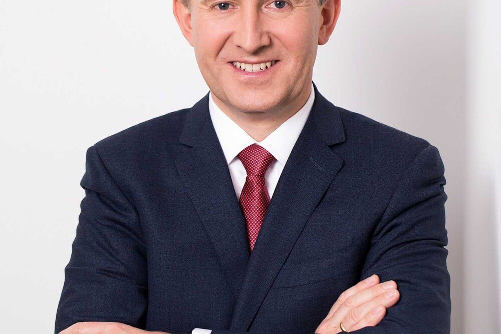 © Deloitte
Alexander Hohendanner, Partner bei Deloitte Österreich: „Mieten ist hierzulande noch immer verhältnismäßig günstig. Gerade in Wien sind die Mietpreise für eine europäische Hauptstadt moderat.“ Alexander Hohendanner, Partner bei Deloitte Österreich: „Mieten ist hierzulande noch immer verhältnismäßig günstig. Gerade in Wien sind die Mietpreise für eine europäische Hauptstadt moderat.“