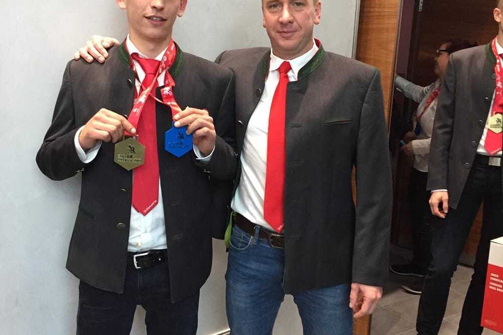 © WKO
Europameister Klaus Lehmerhofer mit Wolfgang Kammerer (Experte und Trainer) Europameister Klaus Lehmerhofer mit Wolfgang Kammerer (Experte und Trainer)