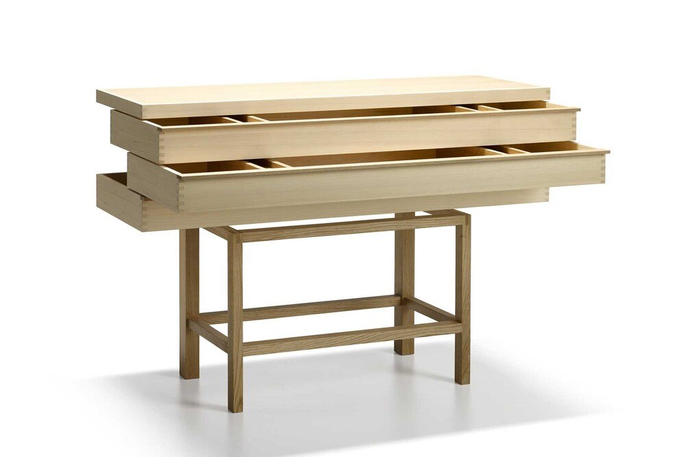 Kommode "Schub", Weißtanne, Eiche 130/45/90 cm, Entwurf: Daan Koch, Basel Herstellung: Dür Naturholzmöbel, Raimund Dür, Alberschwende, Einreichkategorie: Produkt, Anerkennungspreis
© Adolf Bereuter/Werkraum Bregenzerwald Kommode "Schub", Weißtanne, Eiche 130/45/90 cm, Entwurf: Daan Koch, Basel Herstellung: Dür Naturholzmöbel, Raimund Dür, Alberschwende, Einreichkategorie: Produkt, Anerkennungspreis