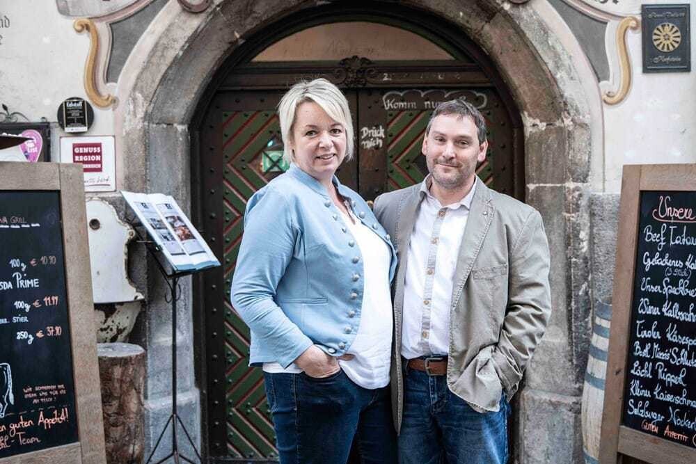 © Boutique Hotel Träumerei #8 by Auracher Löchl
Das neue Eigentümer-Paar: Beatrice und Christian Walch. Das neue Eigentümer-Paar: Beatrice und Christian Walch.