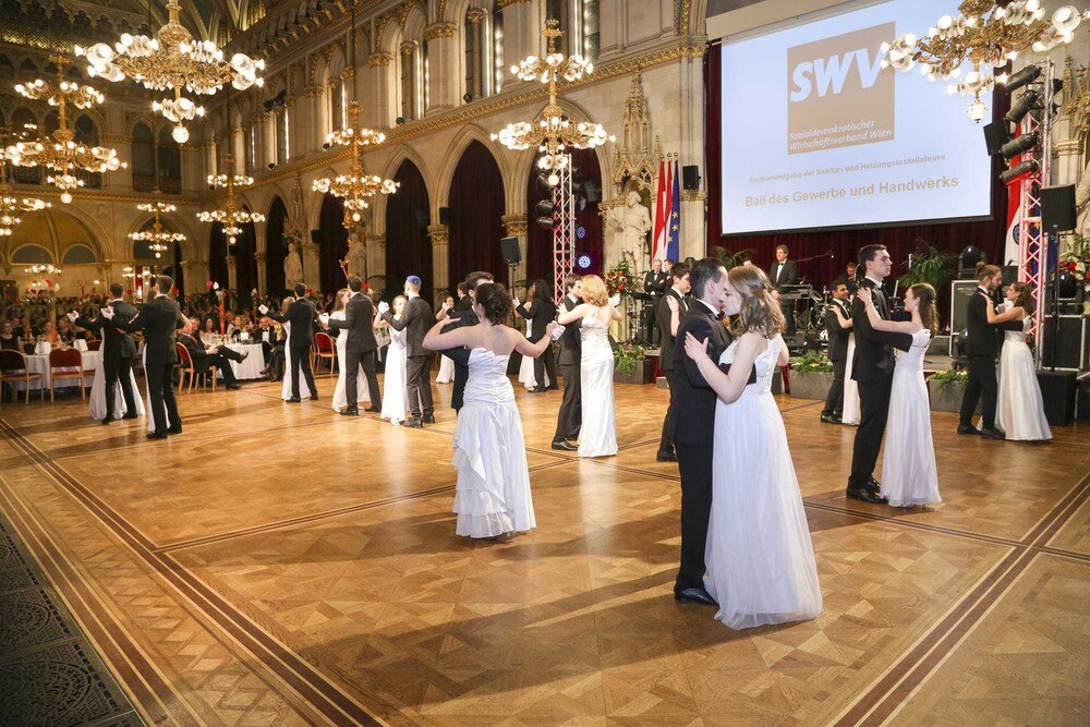 © Wiener Installateure SWV
Am 15. Februar steht das Wiener Rathaus ganz im Zeichen der Wiener Installateure. Am 15. Februar steht das Wiener Rathaus ganz im Zeichen der Wiener Installateure.