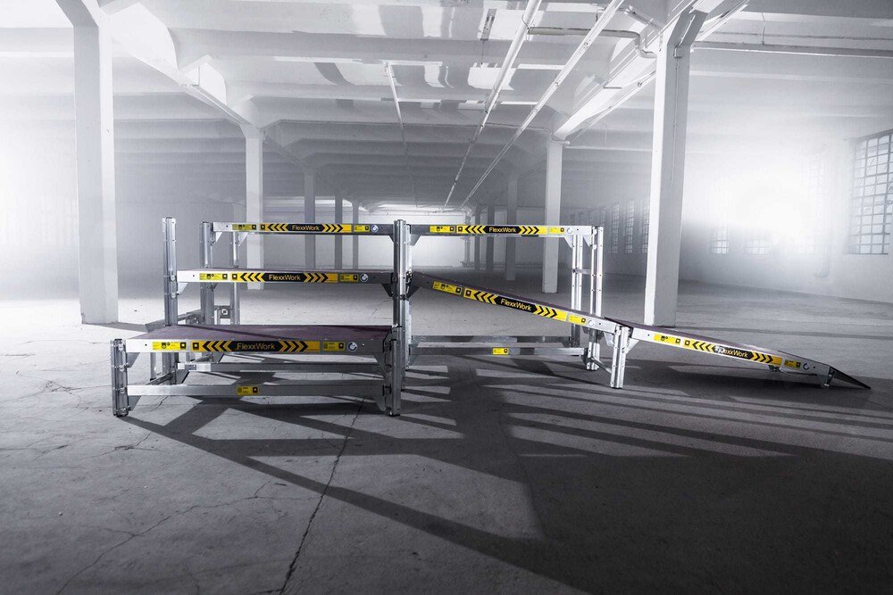© Günzburger Steigtechnik
Mit dem flexiblen Arbeitsdielen-System FlexxWork hat die Günzburger Steigtechnik auch im vergangenen Jahr ihren Innovationsgeist unter Beweis gestellt. Mit dem flexiblen Arbeitsdielen-System FlexxWork hat die Günzburger Steigtechnik auch im vergangenen Jahr ihren Innovationsgeist unter Beweis gestellt.