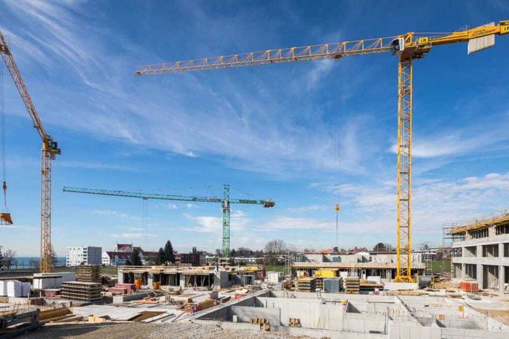 © i+R Gruppe
Der Baupreisindex für den Hoch- und Tiefbau (Basisjahr 2015) betrug laut Statistik Austria im Jahr 2018 106,4 Indexpunkte und stieg somit gegenüber dem Vorjahr um 2,8 Prozent. Der Baupreisindex für den Hoch- und Tiefbau (Basisjahr 2015) betrug laut Statistik Austria im Jahr 2018 106,4 Indexpunkte und stieg somit gegenüber dem Vorjahr um 2,8 Prozent.