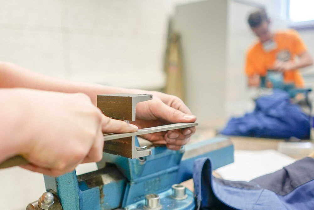 © Josef Bollwein/www.flashface.com
Zum Tag des High-Tec-Lehrlings am 4. April ist wieder Präzisionsarbeit gefragt. Zum Tag des High-Tec-Lehrlings am 4. April ist wieder Präzisionsarbeit gefragt.