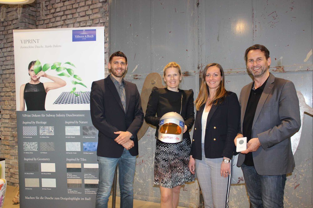Ivan Ilic (Verkaufsleiter SHT Salzburg), Andrea Leifert (Vertriebsleiterin Villeroy & Boch), Nicole Wagner (Leitung Bad & Energie Salzburg), Werner Leitner-Sidl (Gebietsverkaufsleiter Villeroy & Boch)
© Villeroy & Boch Ivan Ilic (Verkaufsleiter SHT Salzburg), Andrea Leifert (Vertriebsleiterin Villeroy & Boch), Nicole Wagner (Leitung Bad & Energie Salzburg), Werner Leitner-Sidl (Gebietsverkaufsleiter Villeroy & Boch)
